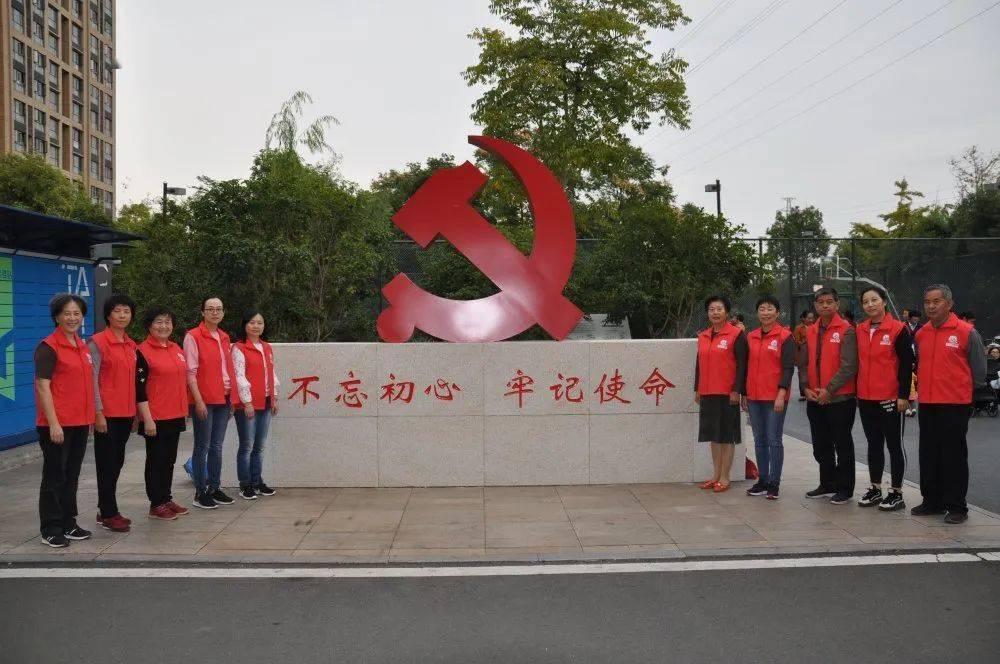 10年前，4岁小男孩被父亲逼迫雪地裸跑，如今他有何成就？